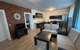 Exclusive 9- Urban Apartments